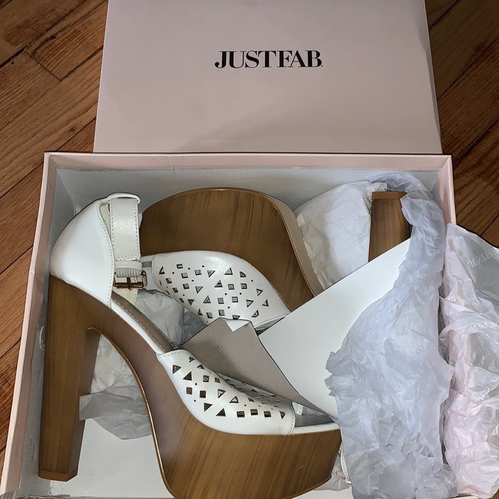 White open toed Sandal heel